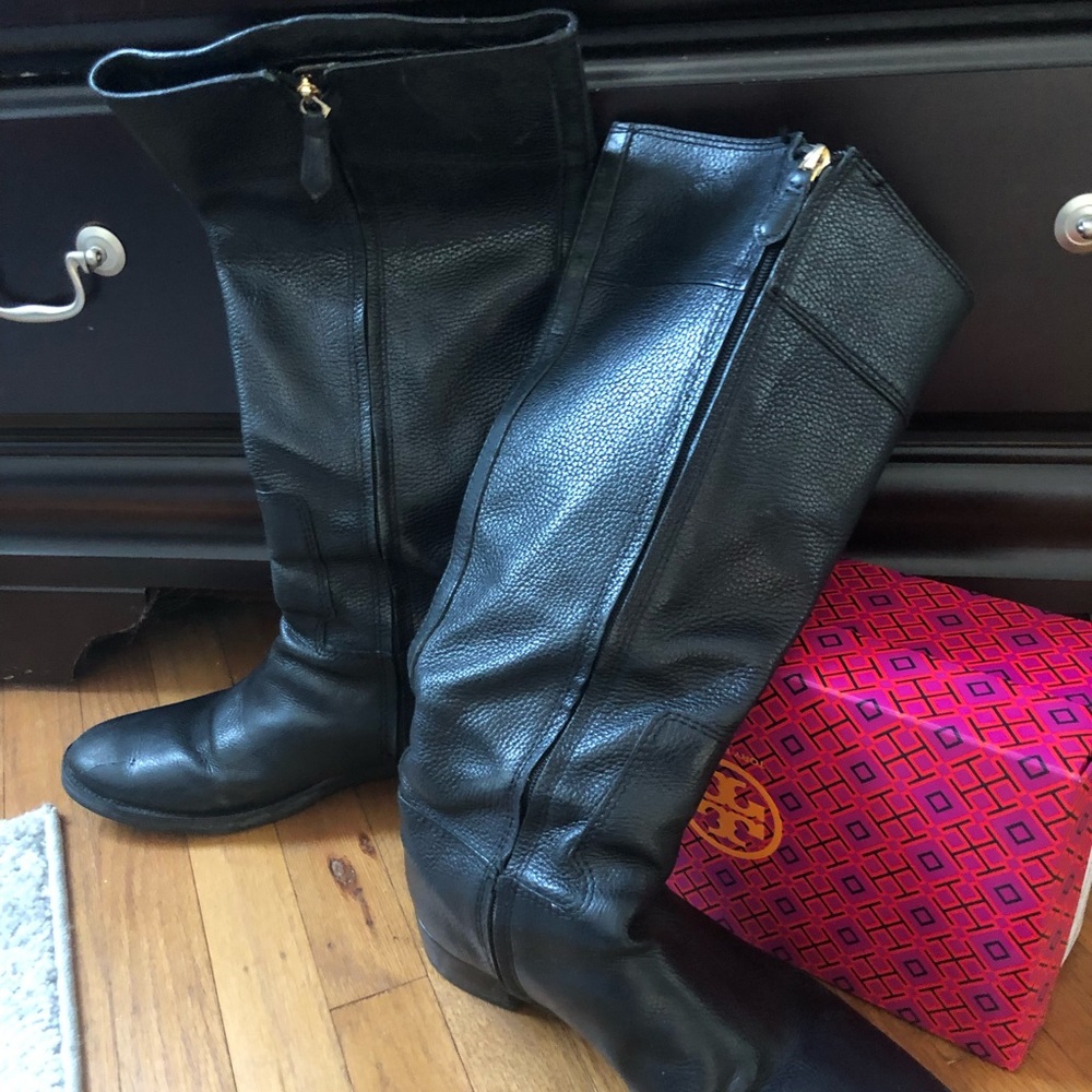 Black Tory Burch boots size 12 (Shown in pic)